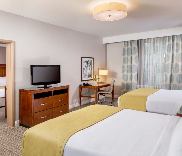 Ayres Hotel Anaheim Suite Guestroom