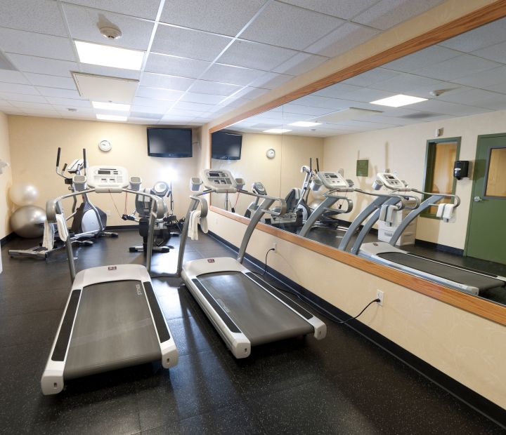 Ayres Hotel Barstow Fitness Center 1