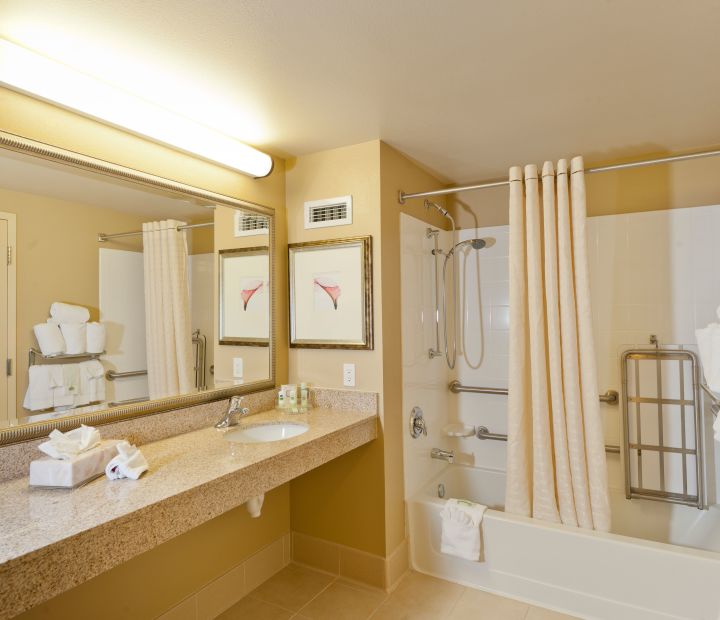 Ayres Hotel Barstow ADA Bathroom