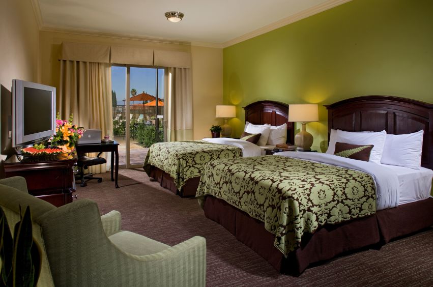 Ayres Hotel Chino Hills 2 Queen Guestroom