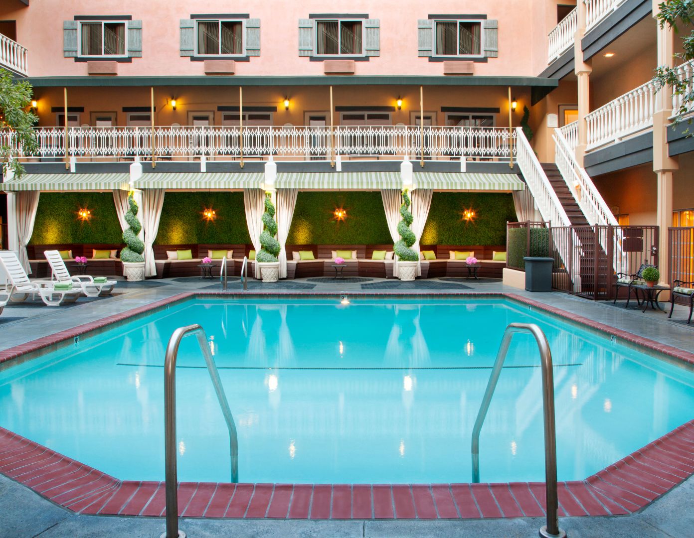 Pool at Ayres Hotel Costa Mesa