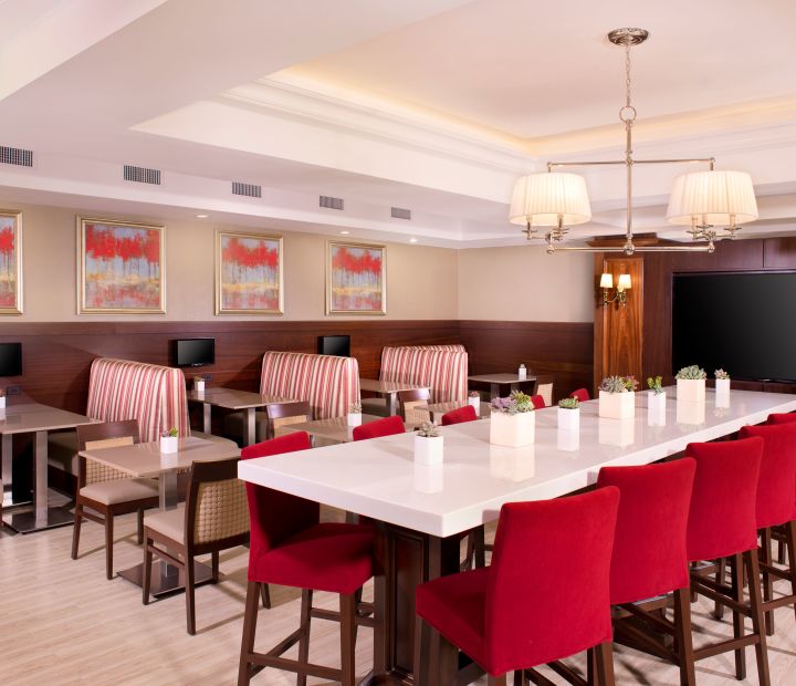 Ayres Hotel Fountain Valley Restaurant Breakfast Room