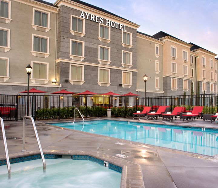 Ayres Hotel Fountain Valley Exterior Pool and Spa 