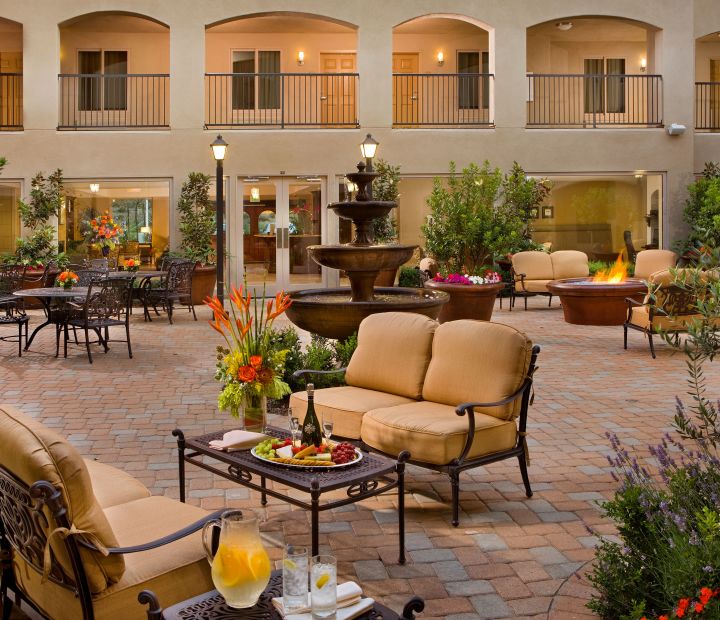 Ayres Hotel &amp; Spa Mission Viejo Exterior Courtyard